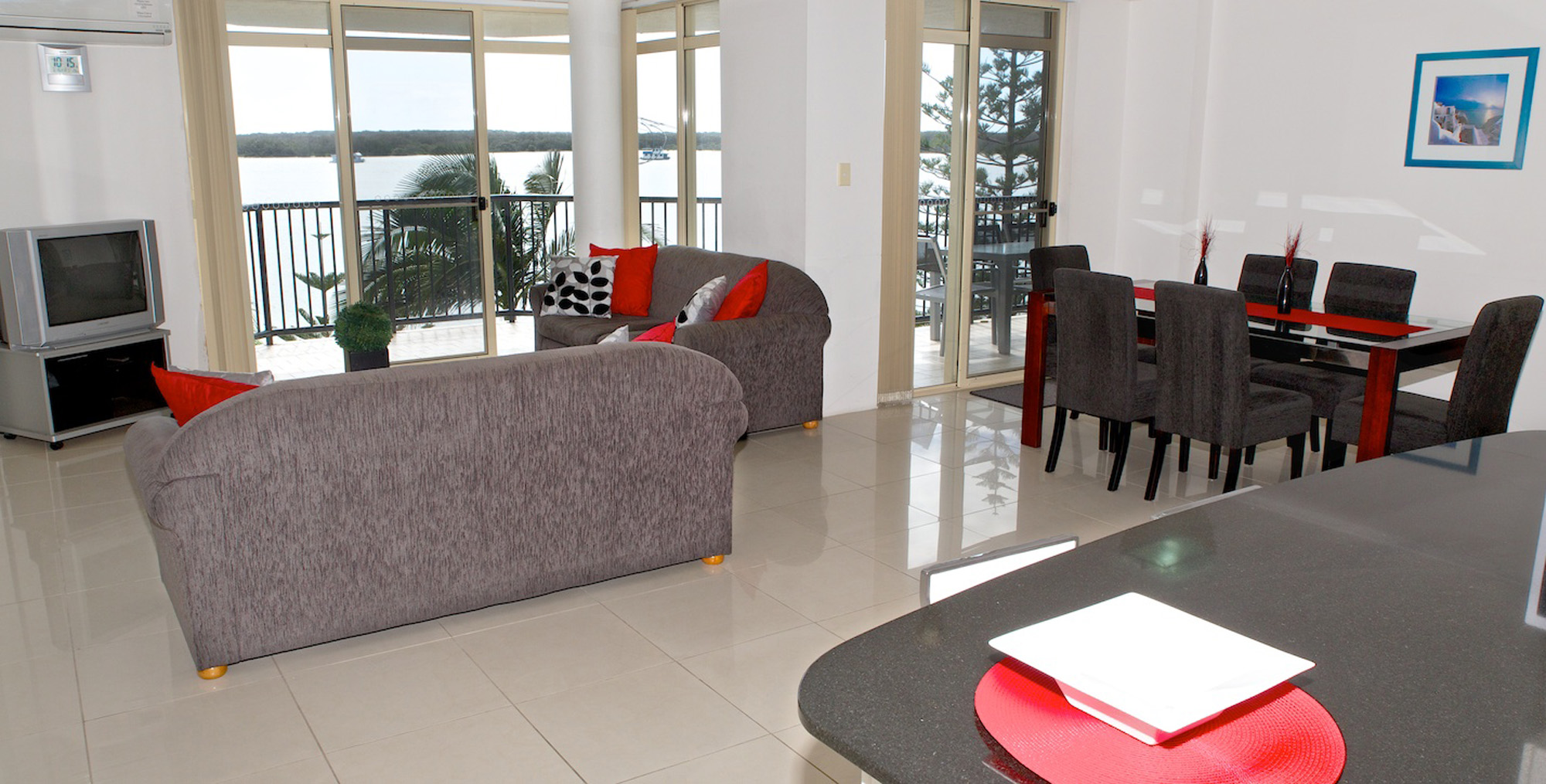 Bayview Beach Holiday Apartments Broadwater accommodation